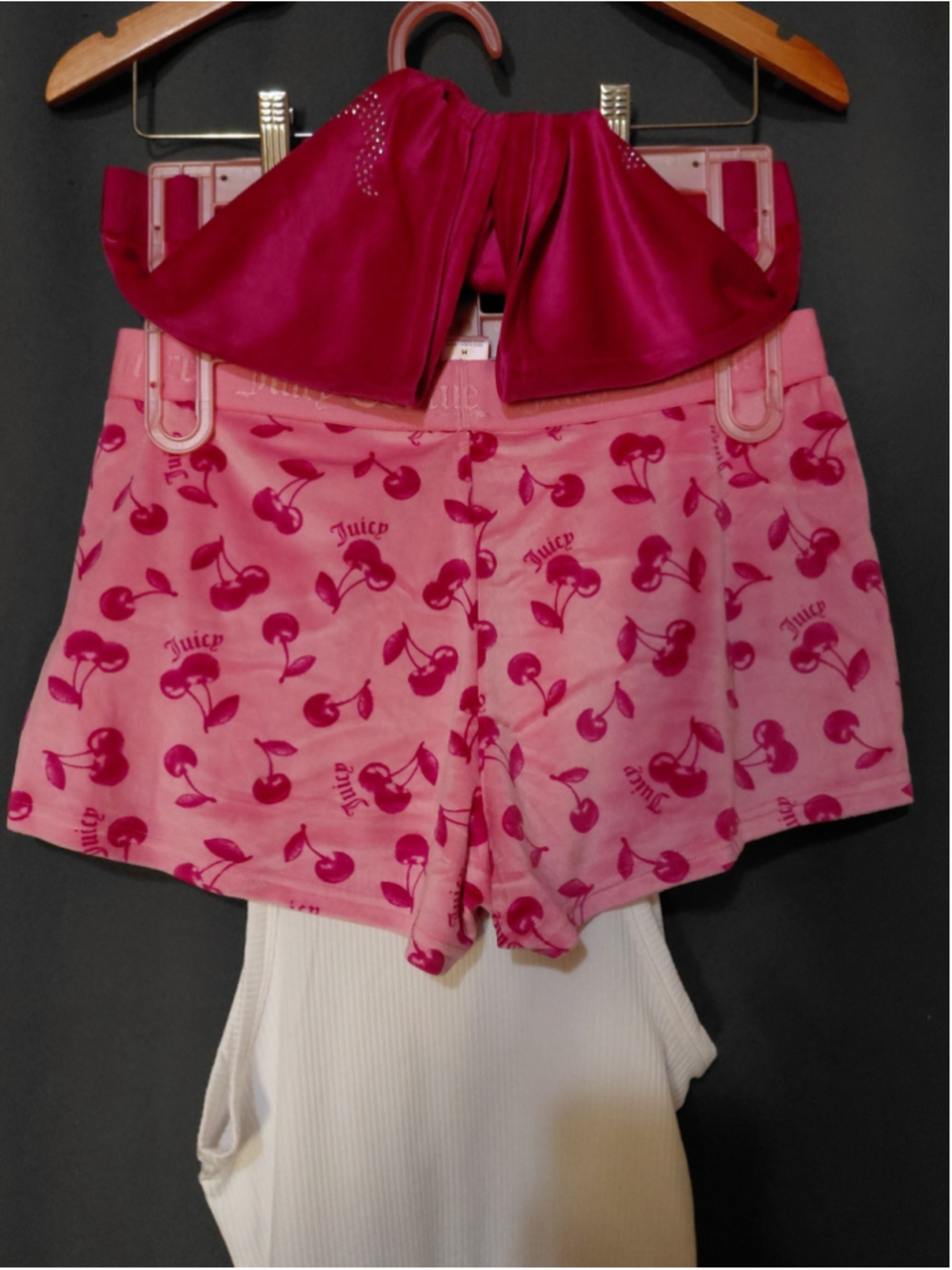 Juicy Couture 3pc Tank & Velvet Velour Shorts Cherry Pajamas Set Size Med NWT - Picture 3 of 6
